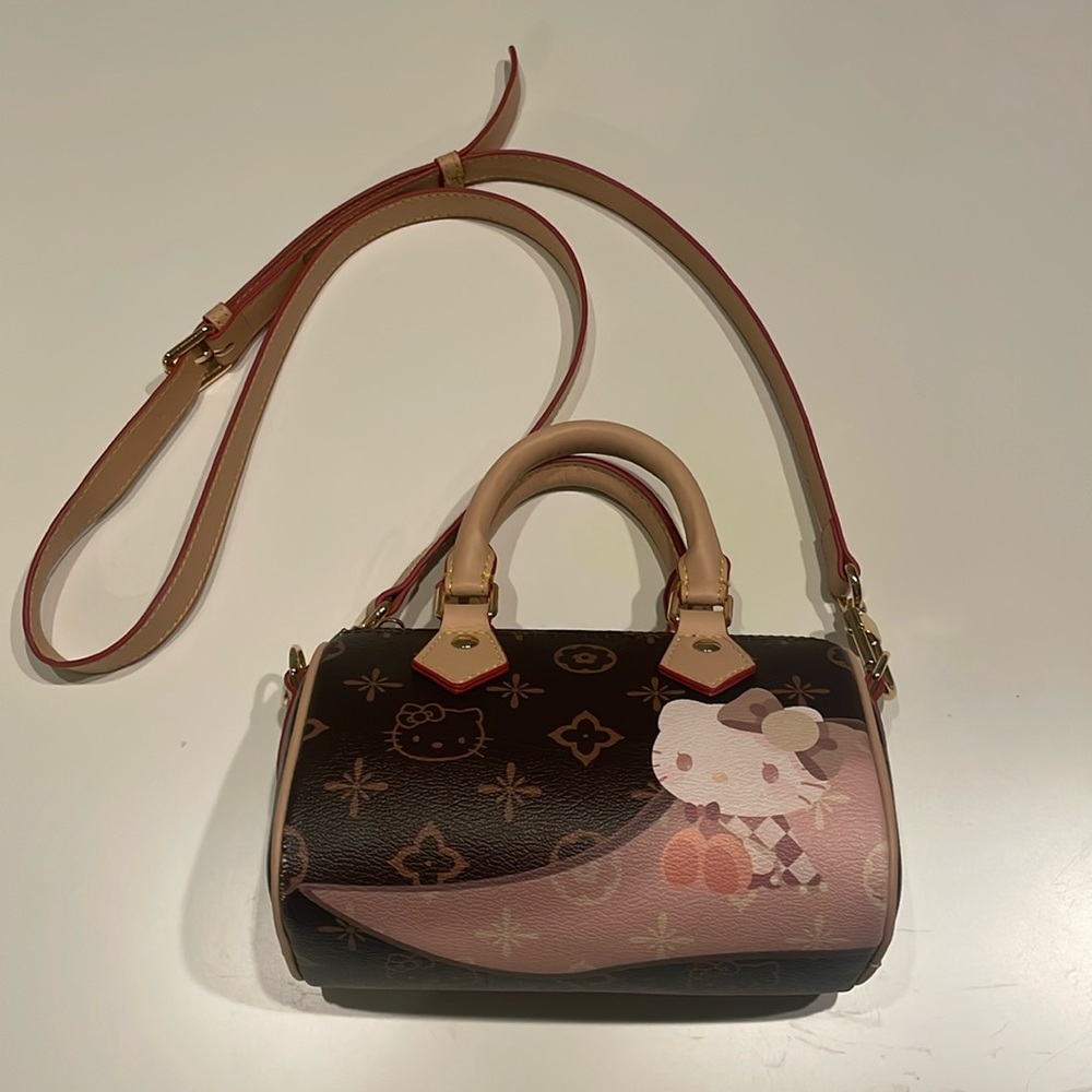 Hello Kitty Mini Crossbody Bag